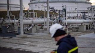 ЕС планира да забрани вноса на руски нефт и газ от 2028